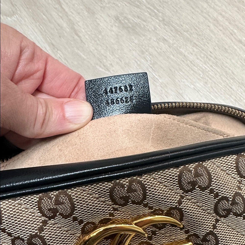 Gucci Marmont black leather, gold & monogram GG crossbody - Picture 8 of 9